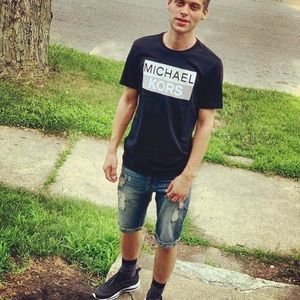 Meet your Posher, Travis